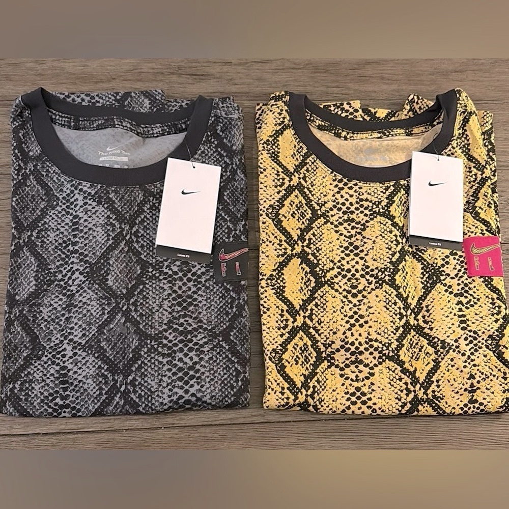 Lot of 2x NWT [Nike] AOP Boyfriend Short Sleeve Snakeprint T-Shirts Women’s XS - Picture 8 of 12